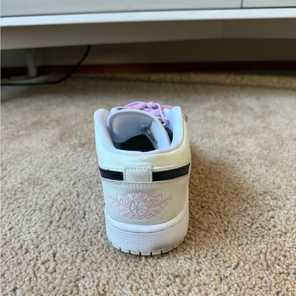 Jordan 1 Low SE. SIZE 10.5 women’s. - Picture 5 of 6